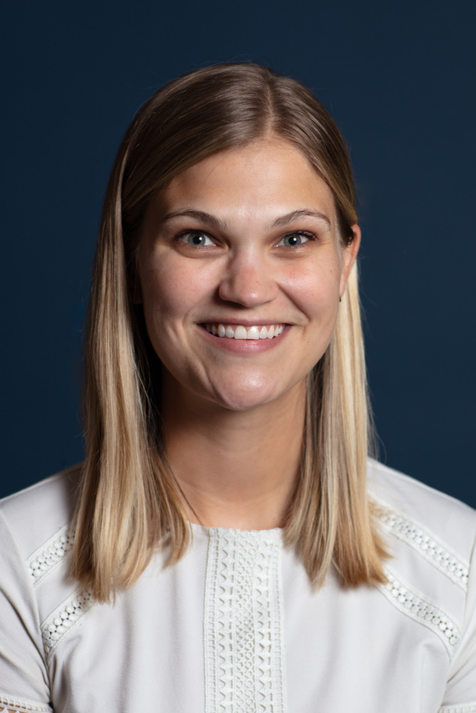 Molly Dawson Headshot