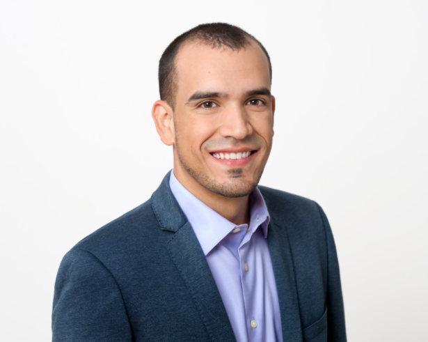 Hector Mujica Headshot